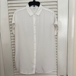 Women’s white button up top